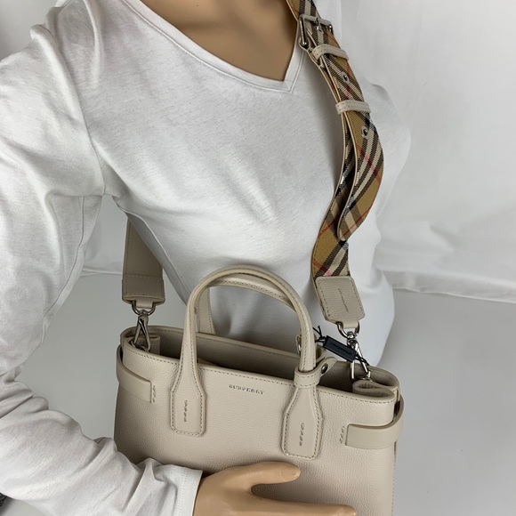 New Burberry Banner House Italian Leather Tote - Picture 5 of 8